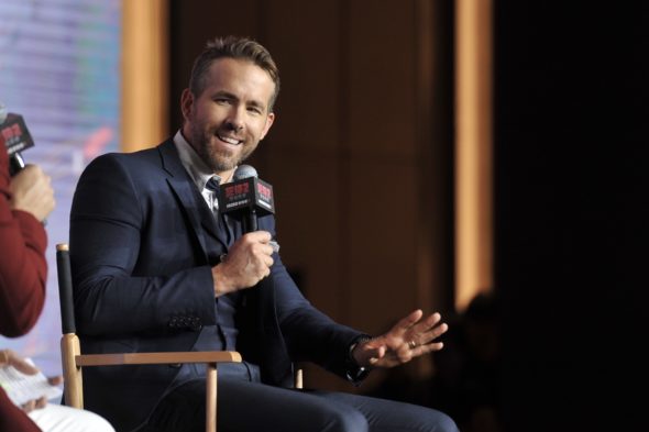 Ryan Reynolds tastes sugar-coated haws at China press for movie ‘Deadpool 2’